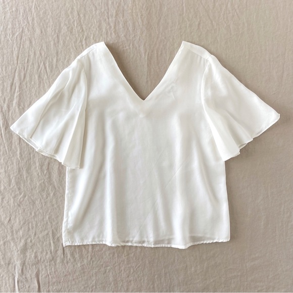 White flowy flutter sleeve v neck blouse Aware Vero Moda - Picture 1 of 4